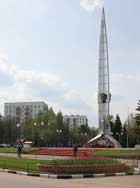 Посёлок Внуково.  Памятник на пересечении улиц Б.Внуковская и 1-я Рейсовая.