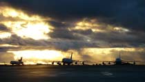 Аэропорт Внуково. Ту-154 и Ил-86 на фоне заката.