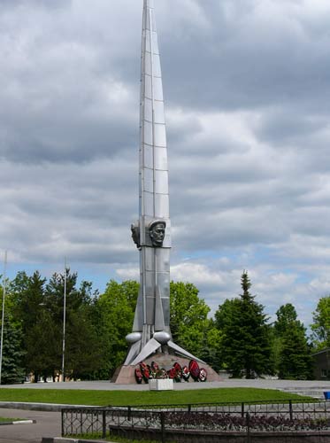 Гордость посёлка Внуково - Памятник лётчикам ГА